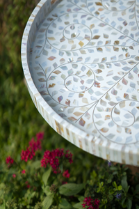 White Mirage round tray