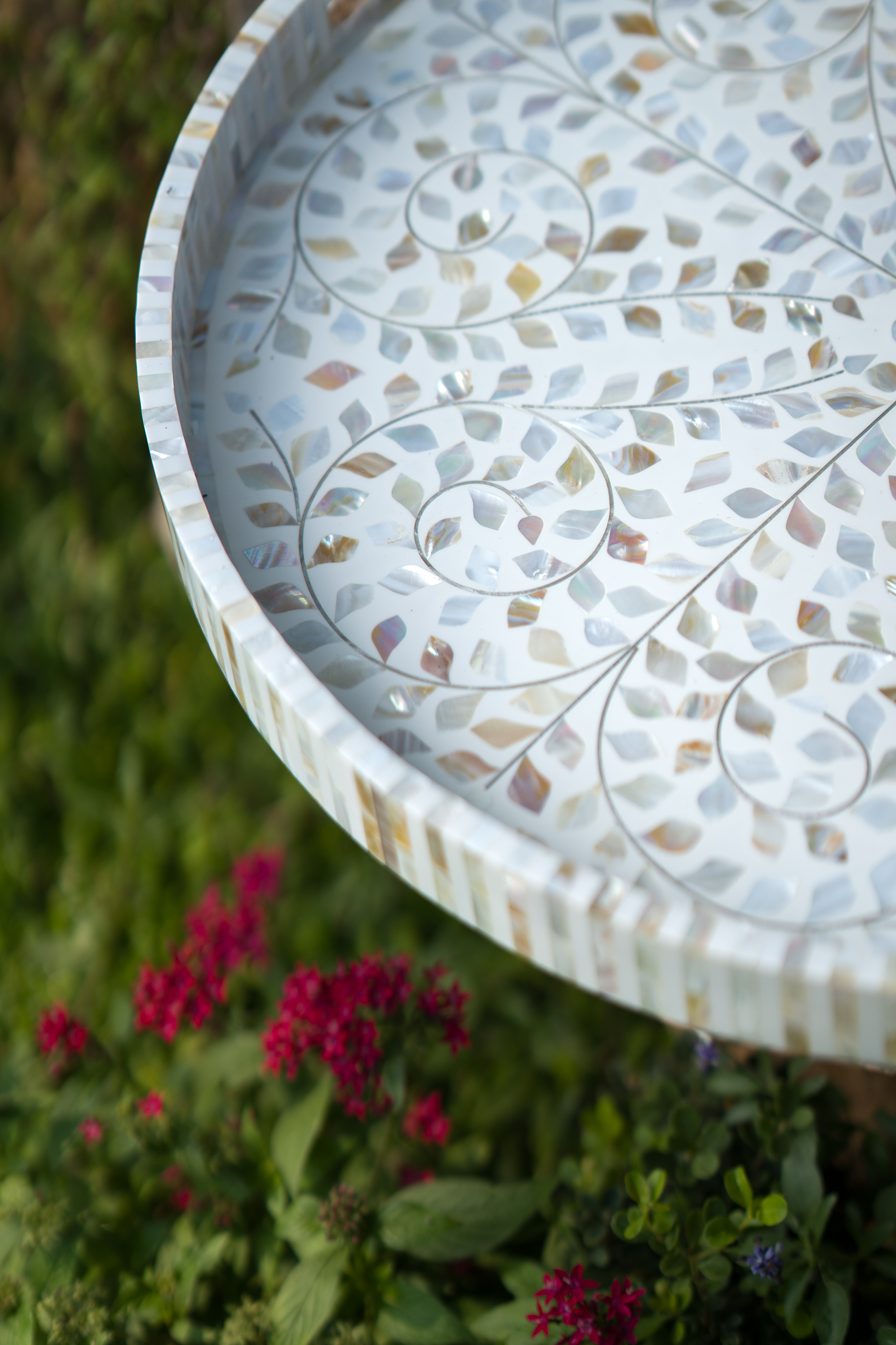White Mirage round tray