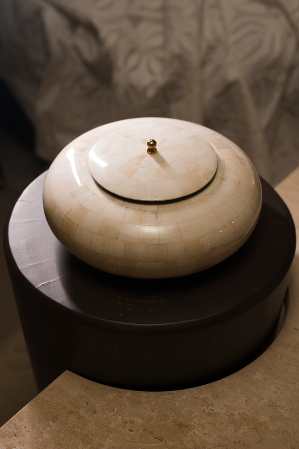 True Pearl Round Box