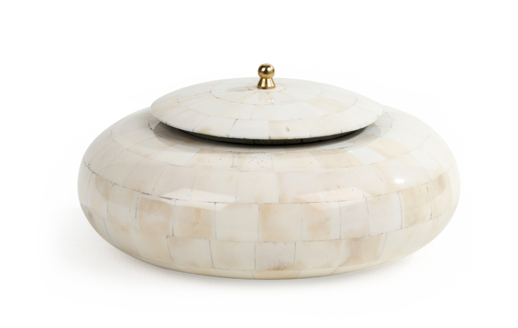 True pearl round box — detail view
